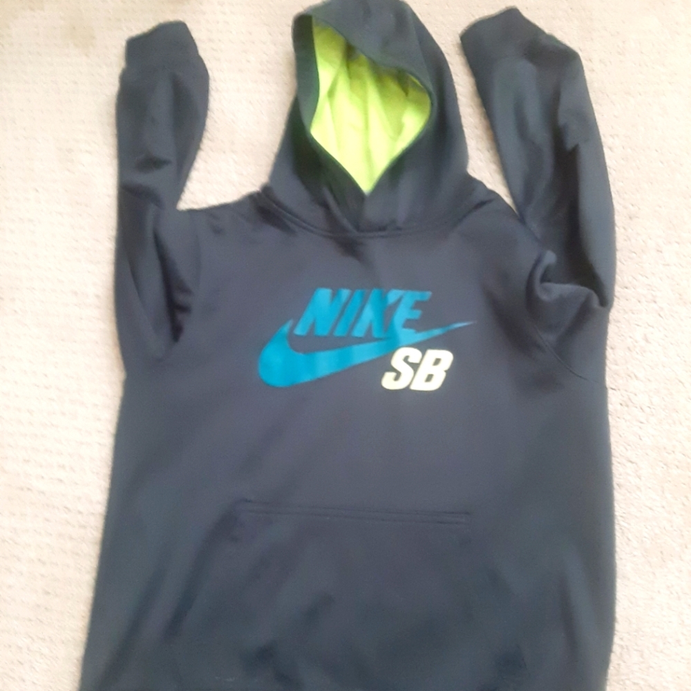 Nike SB hoodie Big L 12_13 yrs Boys youths
